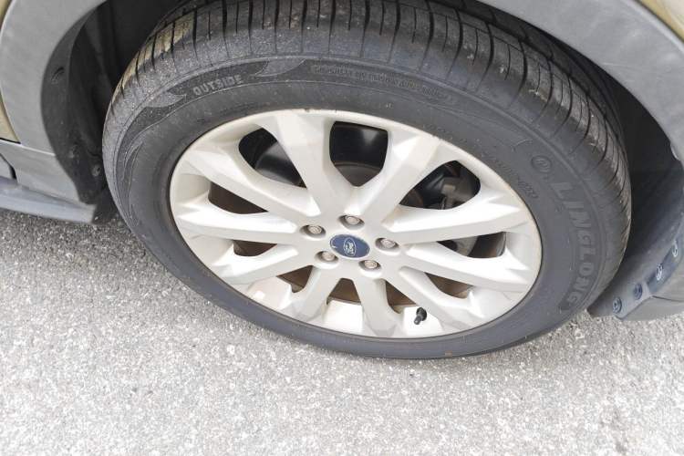 Used Ford Kuga 2015 2.0L GTDi Four-Wheel-Drive Sport Model Right Front Wheel Hub