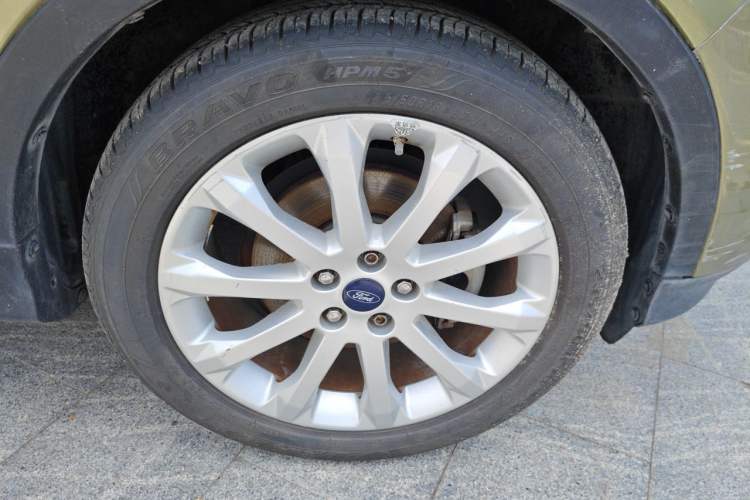 Used Ford Kuga 2015 1.5L GTDi Two-Wheel Drive Fashion Edition Right Front Wheel Hub
