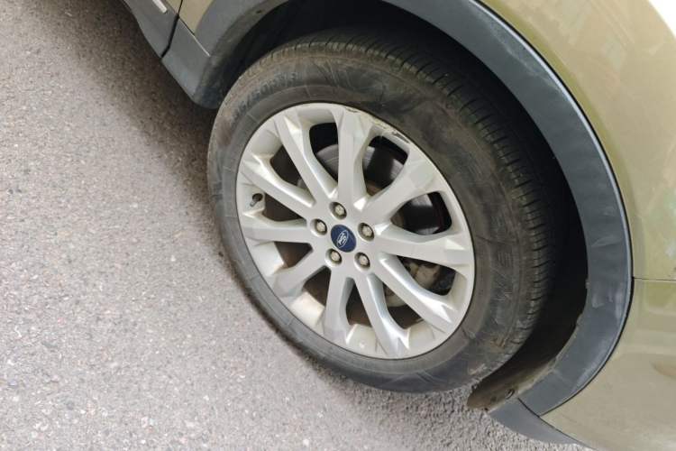 Used Ford Kuga 2015 1.5L GTDi Four-Wheel-Drive Elite Model Right Front Wheel Hub