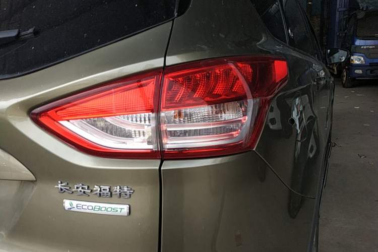 Used Ford Kuga 2015 1.5L GTDi Two-Wheel-Drive Comfort Model Right Rear Taillight