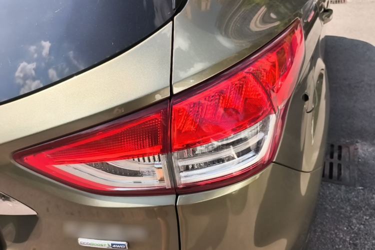 Used Ford Kuga 2015 2.0L GTDi Four-Wheel Drive Prestige Model Right Rear Taillight