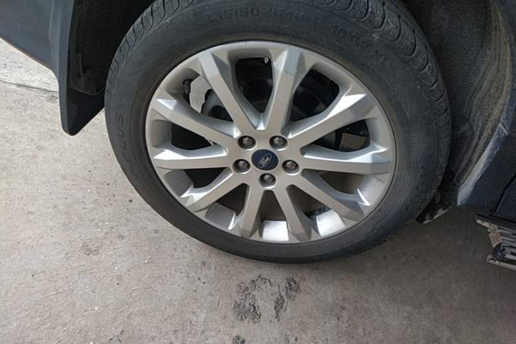 Used Ford Kuga 2015 1.5L GTDi Two-Wheel-Drive Comfort Model Right Rear Wheel Hub
