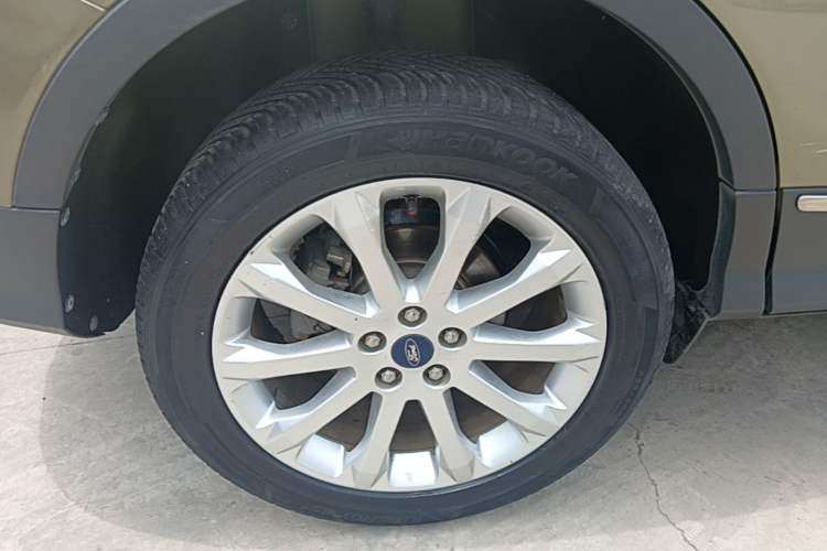 Used Ford Kuga 2015 1.5L GTDi Two-Wheel Drive Fashion Edition Right Rear Wheel Hub