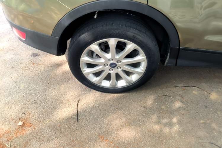 Used Ford Kuga 2015 1.5L GTDi Two-Wheel-Drive Comfort Model Right Rear Wheel Hub