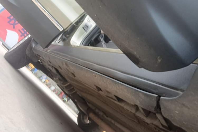 Used Ford Kuga 2015 1.5L GTDi Two-Wheel Drive Fashion Edition Right Side Sill