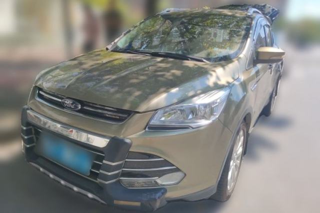 Ojetý Ford Kuga 2015 1.5L GTDi Two-Wheel Drive Fashion Edition
