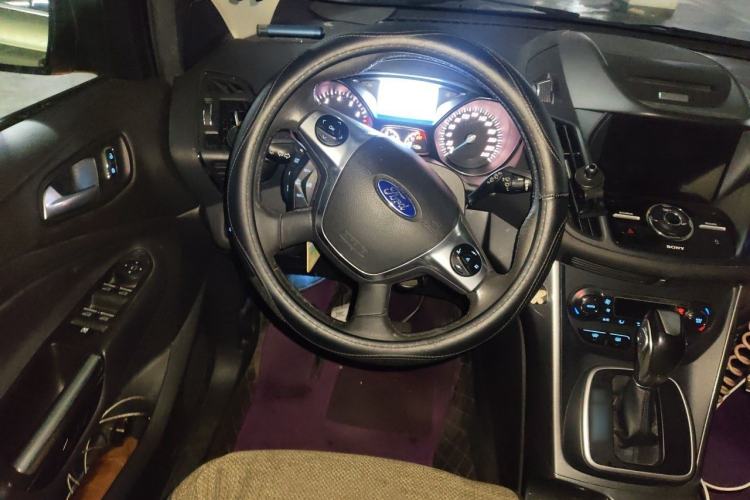 Used Ford Kuga 2015 2.0L GTDi Four-Wheel Drive Prestige Model Steering Wheel