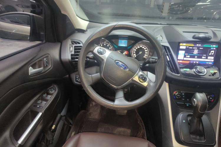 Used Ford Kuga 2015 1.5L GTDi Two-Wheel-Drive Comfort Model Steering Wheel
