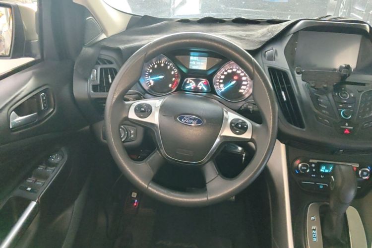 Used Ford Kuga 2015 1.5L GTDi Two-Wheel-Drive Comfort Model Steering Wheel