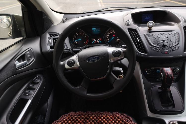 Used Ford Kuga 2015 1.5L GTDi Two-Wheel-Drive Comfort Model Steering Wheel