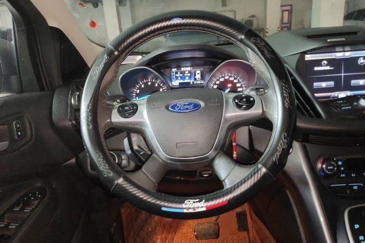 Used Ford Kuga 2015 1.5L GTDi Four-Wheel-Drive Elite Model Steering Wheel