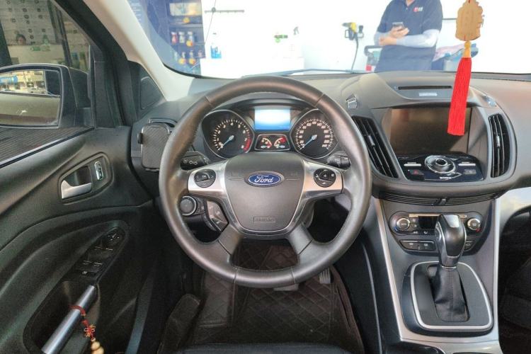 Used Ford Kuga 2015 2.0L GTDi Four-Wheel Drive Prestige Model Steering Wheel