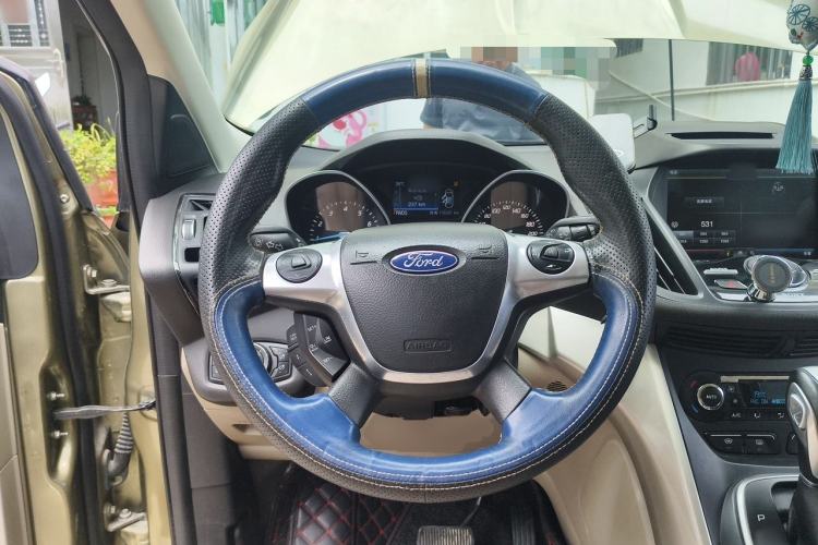 Used Ford Kuga 2015 2.0L GTDi Four-Wheel Drive Prestige Model Steering Wheel