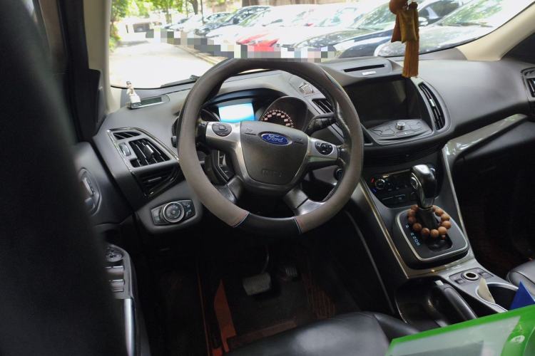 Used Ford Kuga 2015 1.5L GTDi Four-Wheel-Drive Elite Model Steering Wheel