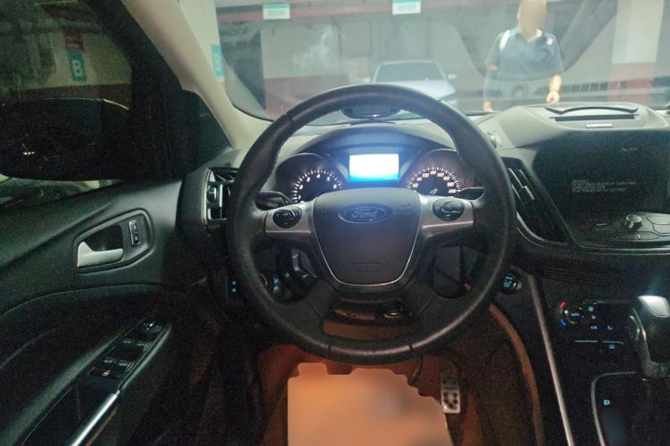 Used Ford Kuga 2015 2.0L GTDi Four-Wheel Drive Elite Model Steering Wheel