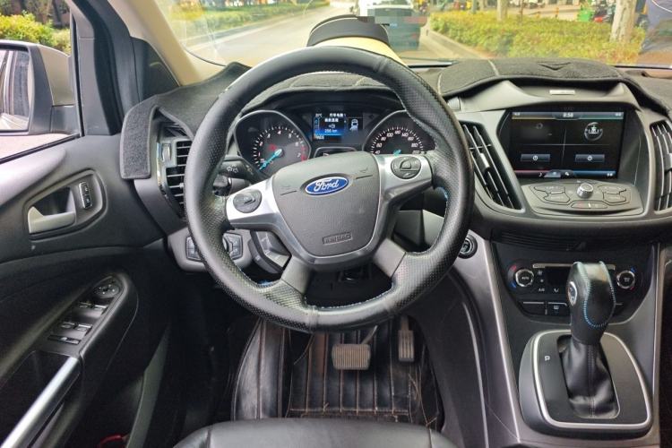 Used Ford Kuga 2015 1.5L GTDi Four-Wheel-Drive Elite Model Steering Wheel