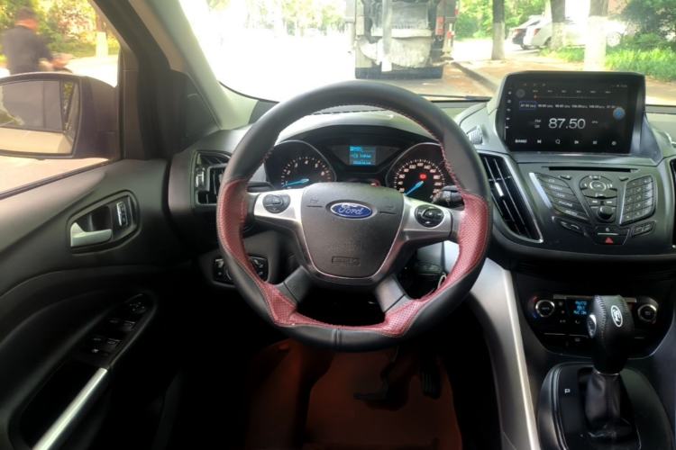 Used Ford Kuga 2015 1.5L GTDi Two-Wheel-Drive Comfort Model Steering Wheel