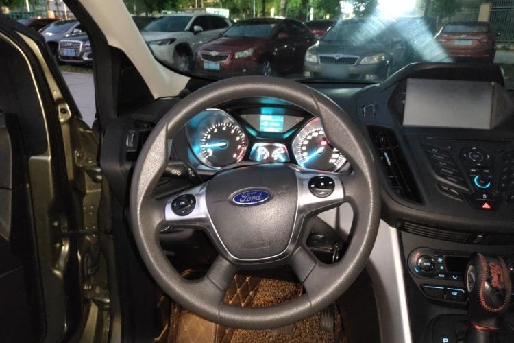 Used Ford Kuga 2015 1.5L GTDi Two-Wheel-Drive Comfort Model Steering Wheel