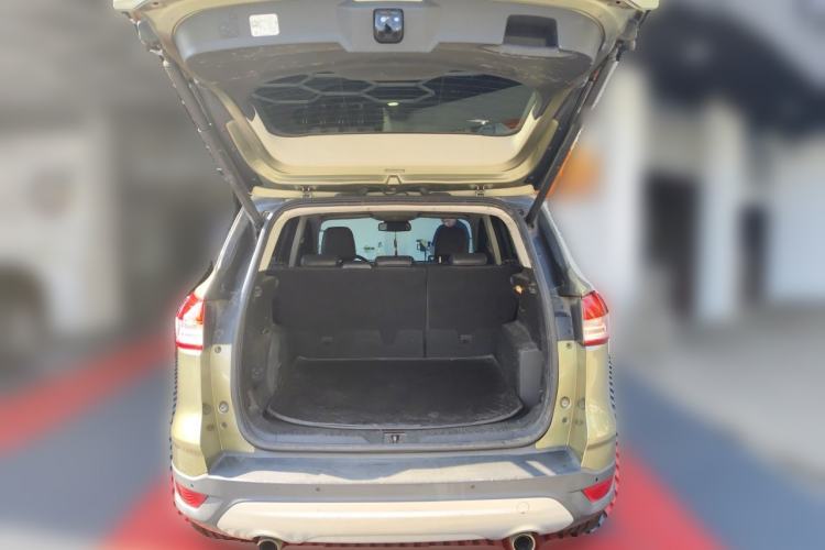 Used Ford Kuga 2015 2.0L GTDi Four-Wheel Drive Prestige Model Trunk
