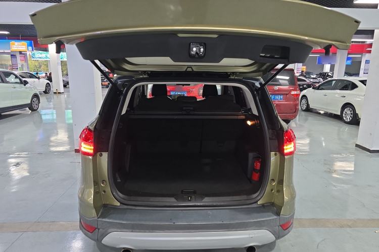 Used Ford Kuga 2015 1.5L GTDi Two-Wheel-Drive Comfort Model Trunk