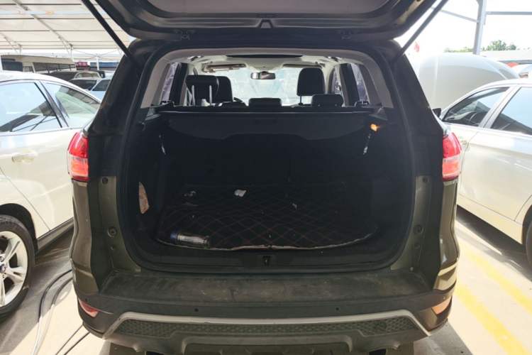 Used Ford Kuga 2015 1.5L GTDi Two-Wheel Drive Fashion Edition Trunk