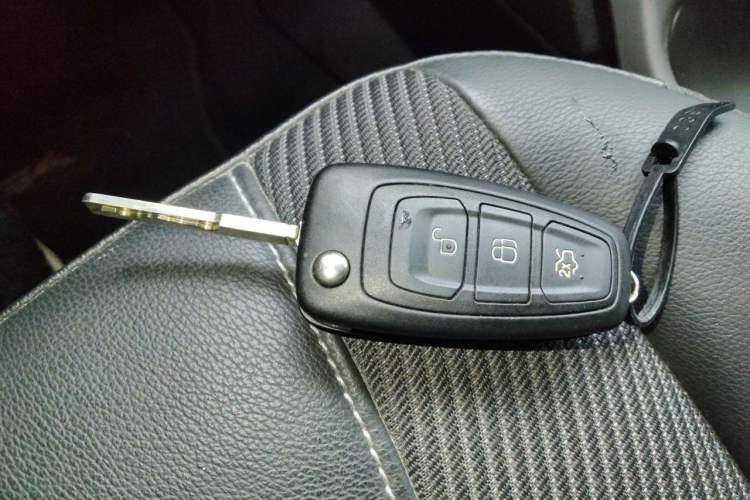 Used Ford Kuga 2015 1.5L GTDi Two-Wheel Drive Fashion Edition Vehicle Key