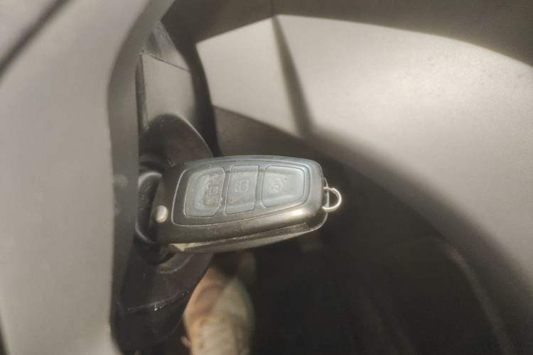 Used Ford Kuga 2015 1.5L GTDi Two-Wheel Drive Fashion Edition Vehicle Key