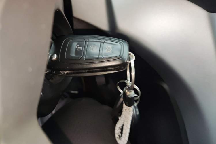 Used Ford Kuga 2015 1.5L GTDi Two-Wheel Drive Fashion Edition Vehicle Key