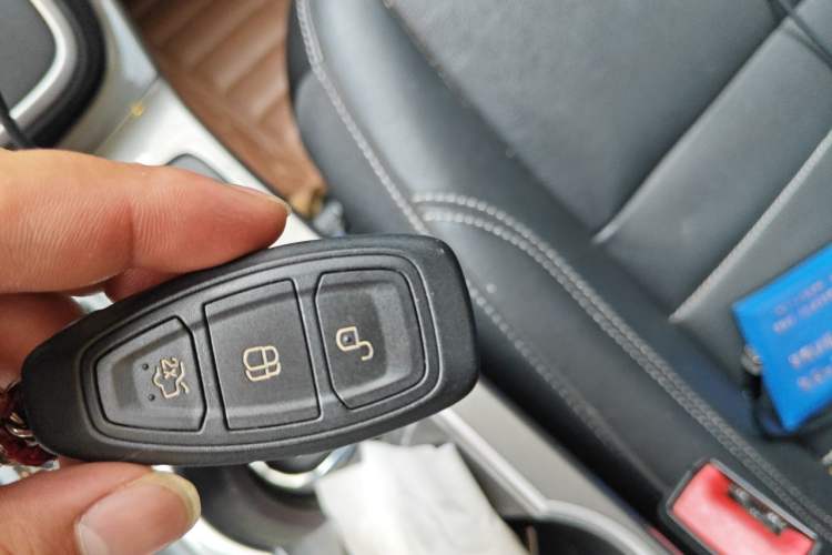 Used Ford Kuga 2015 2.0L GTDi Four-Wheel-Drive Sport Model Vehicle Key