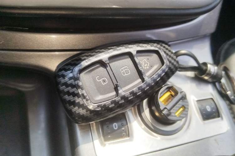 Used Ford Kuga 2015 1.5L GTDi Four-Wheel-Drive Elite Model Vehicle Key