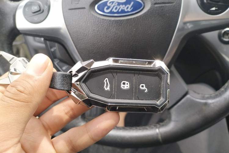 Used Ford Kuga 2015 1.5L GTDi Four-Wheel-Drive Elite Model Vehicle Key