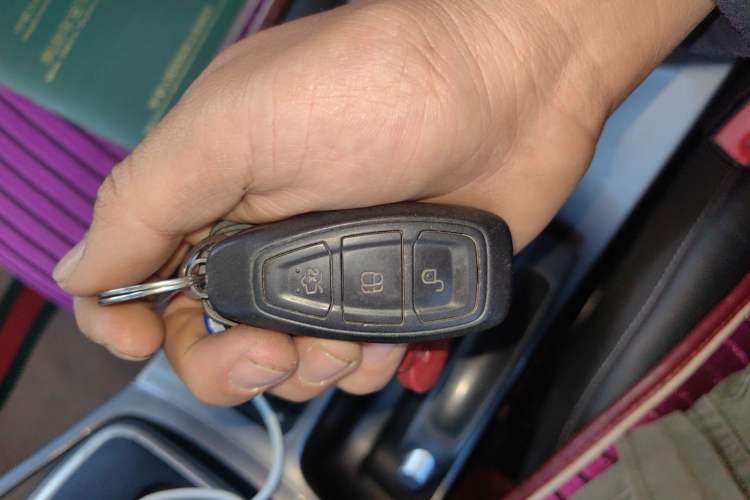Used Ford Kuga 2015 1.5L GTDi Four-Wheel-Drive Elite Model Vehicle Key
