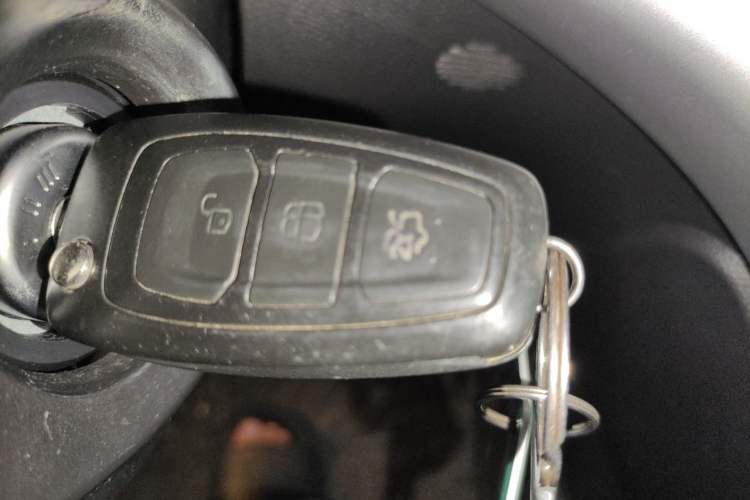 Used Ford Kuga 2015 1.5L GTDi Two-Wheel-Drive Comfort Model Vehicle Key