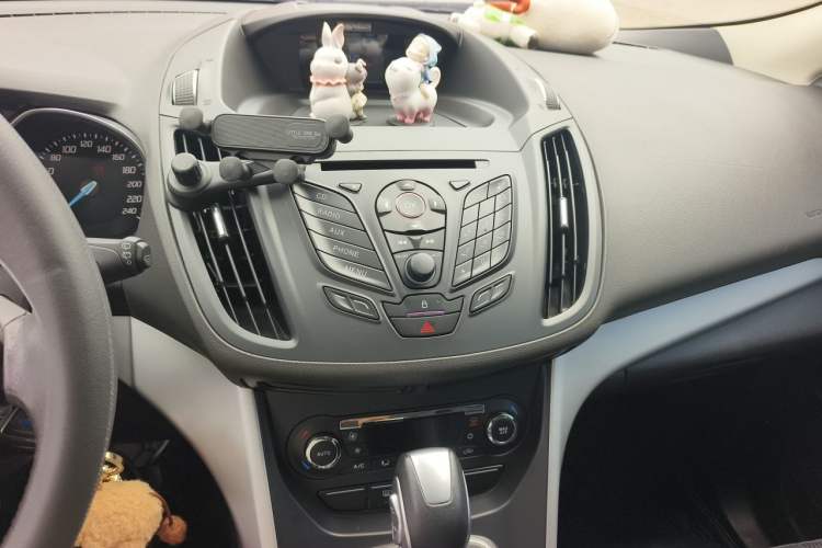 Used Ford Kuga 2015 1.5L GTDi Two-Wheel Drive Fashion Edition Audio And AC Panel