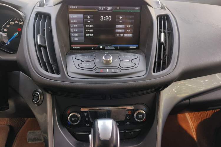 Used Ford Kuga 2015 1.5L GTDi Four-Wheel-Drive Elite Model Audio And AC Panel