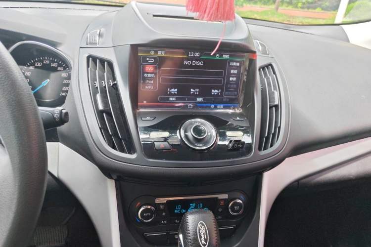 Used Ford Kuga 2015 1.5L GTDi Two-Wheel-Drive Comfort Model Audio And AC Panel