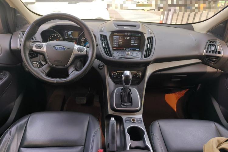 Used Ford Kuga 2015 1.5L GTDi Four-Wheel-Drive Elite Model Center Console