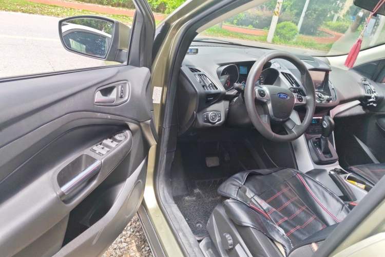 Used Ford Kuga 2015 1.5L GTDi Two-Wheel-Drive Comfort Model Driver Seat
