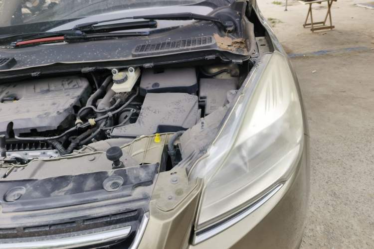 Used Ford Kuga 2015 1.5L GTDi Four-Wheel-Drive Elite Model Engine Bay Left