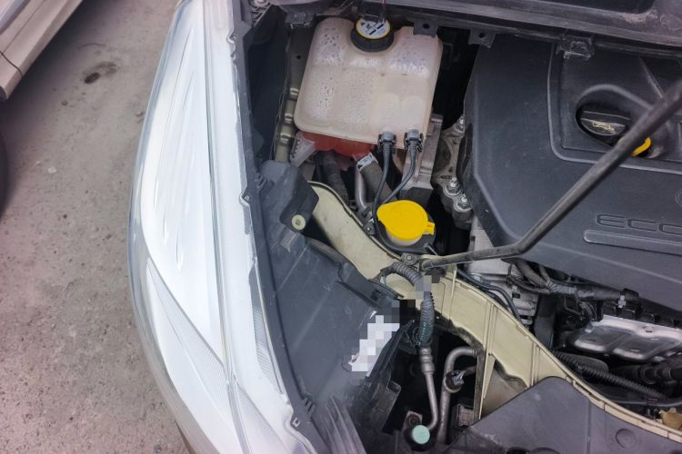 Used Ford Kuga 2015 1.5L GTDi Two-Wheel Drive Fashion Edition Engine Bay Right