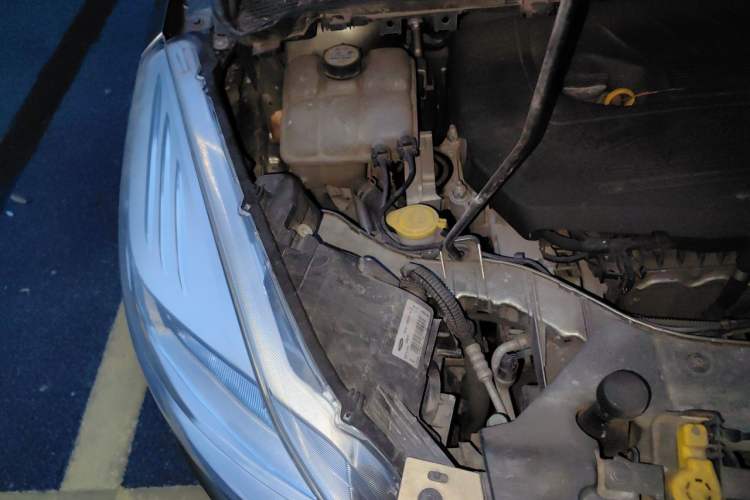 Used Ford Kuga 2015 1.5L GTDi Two-Wheel Drive Fashion Edition Engine Bay Right
