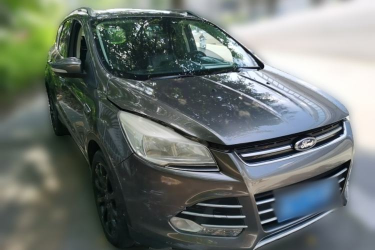 Used Ford Kuga 2015 1.5L GTDi Four-Wheel-Drive Elite Model Front Right 45 Deg