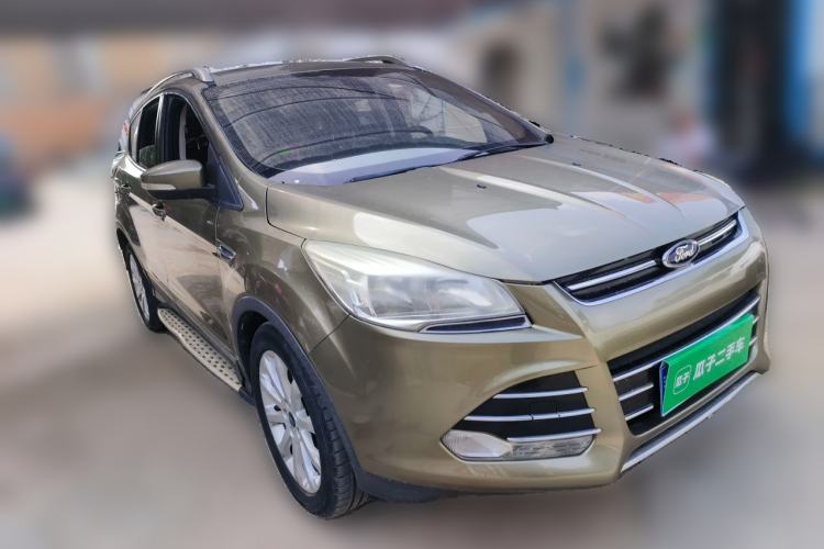 Used Ford Kuga 2015 1.5L GTDi Four-Wheel-Drive Elite Model Front Right 45 Deg