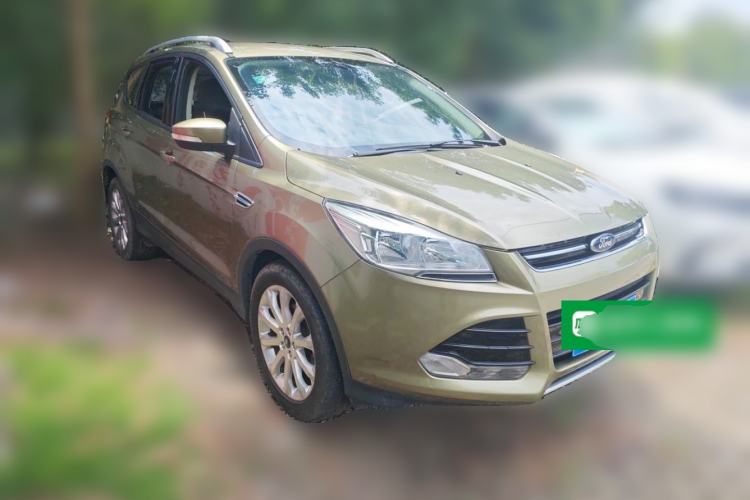 Used Ford Kuga 2015 1.5L GTDi Two-Wheel-Drive Comfort Model Front Right 45 Deg