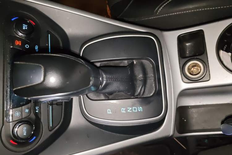 Used Ford Kuga 2015 1.5L GTDi Two-Wheel Drive Fashion Edition Gear Lever