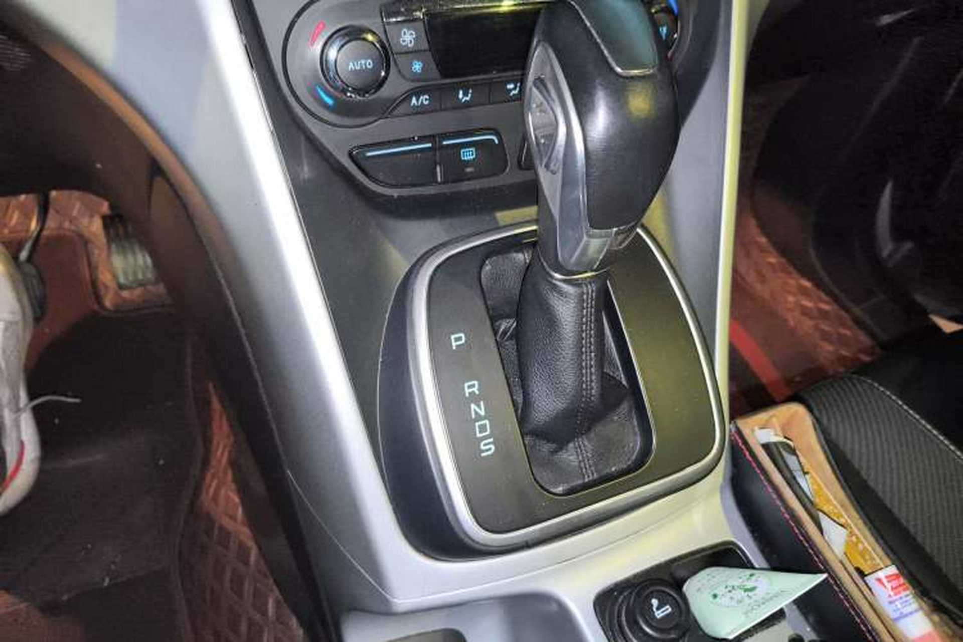 Used Ford Kuga 2015 1.5L GTDi Two-Wheel Drive Fashion Edition Gear Lever