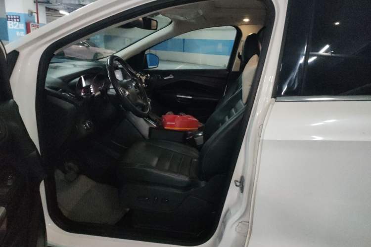 Used Ford Kuga 2015 2.0L GTDi Four-Wheel Drive Prestige Model Left Front Seat