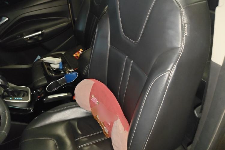 Used Ford Kuga 2015 2.0L GTDi Four-Wheel-Drive Sport Model Left Front Seat