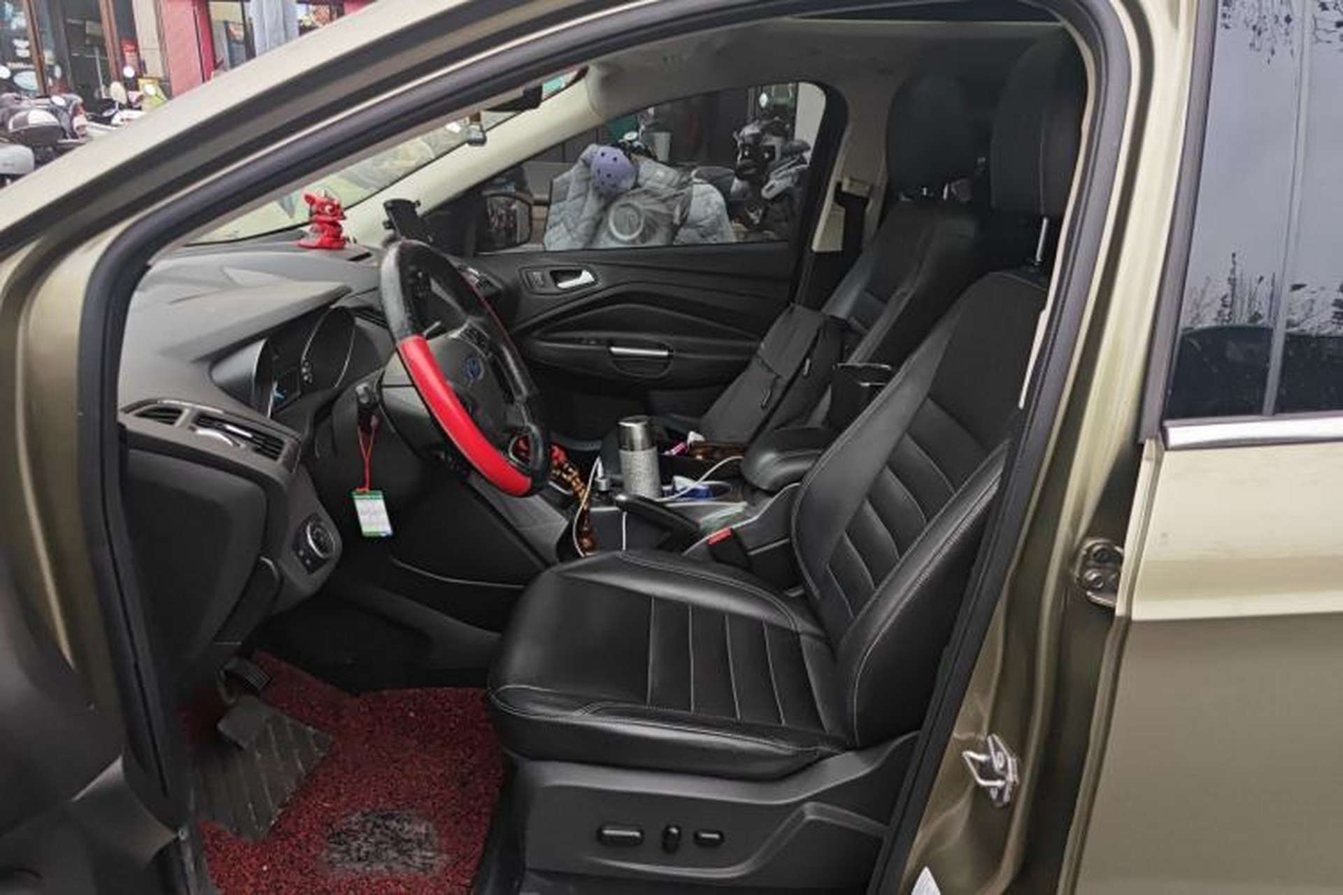 Used Ford Kuga 2015 2.0L GTDi Four-Wheel Drive Prestige Model Left Front Seat