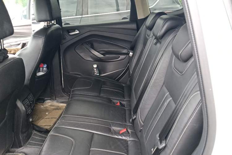Used Ford Kuga 2015 2.0L GTDi Four-Wheel-Drive Sport Model Left Rear Seat